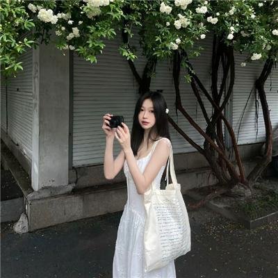 雨中的伊莲娜